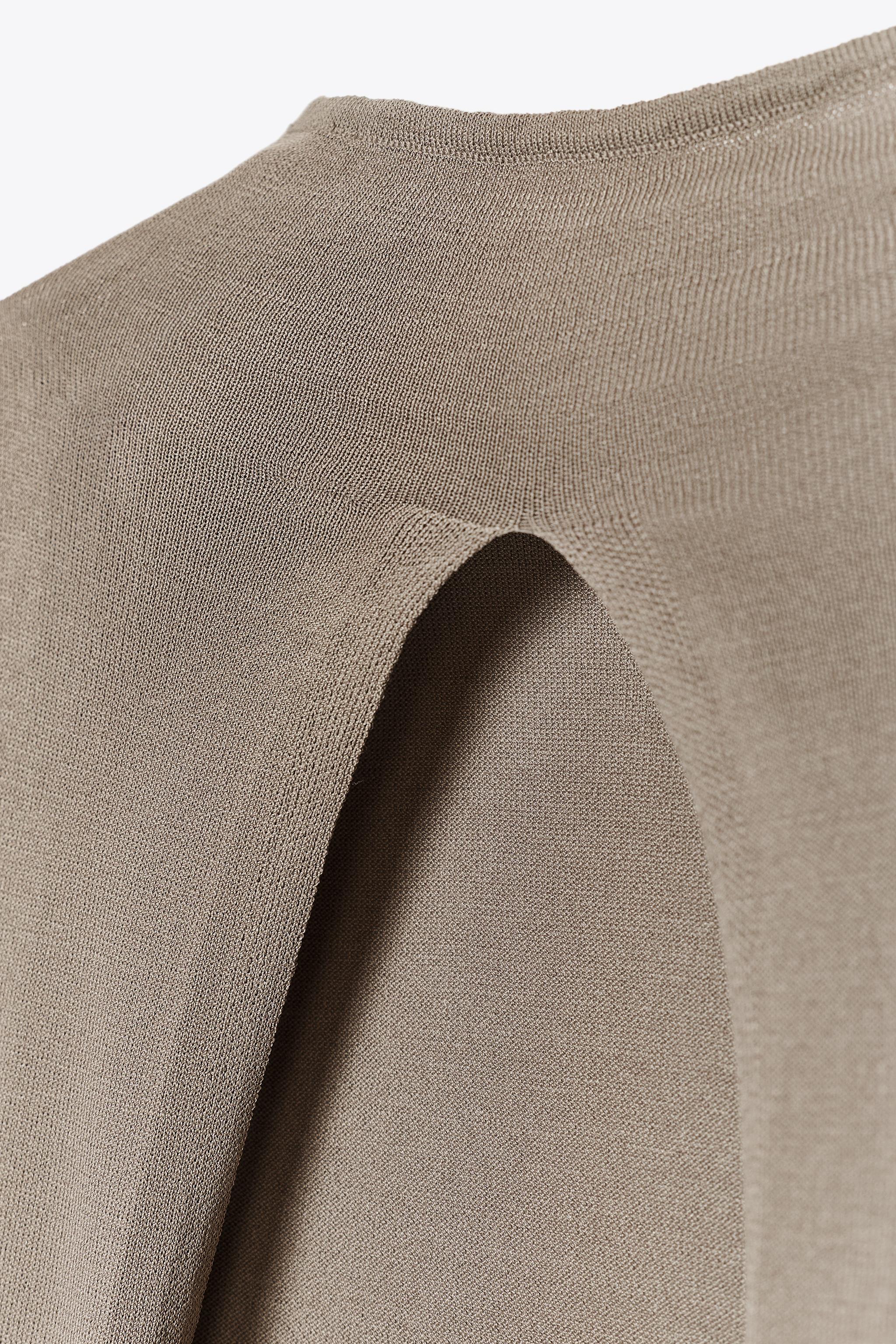 KNOTTED BACK KNIT TOP